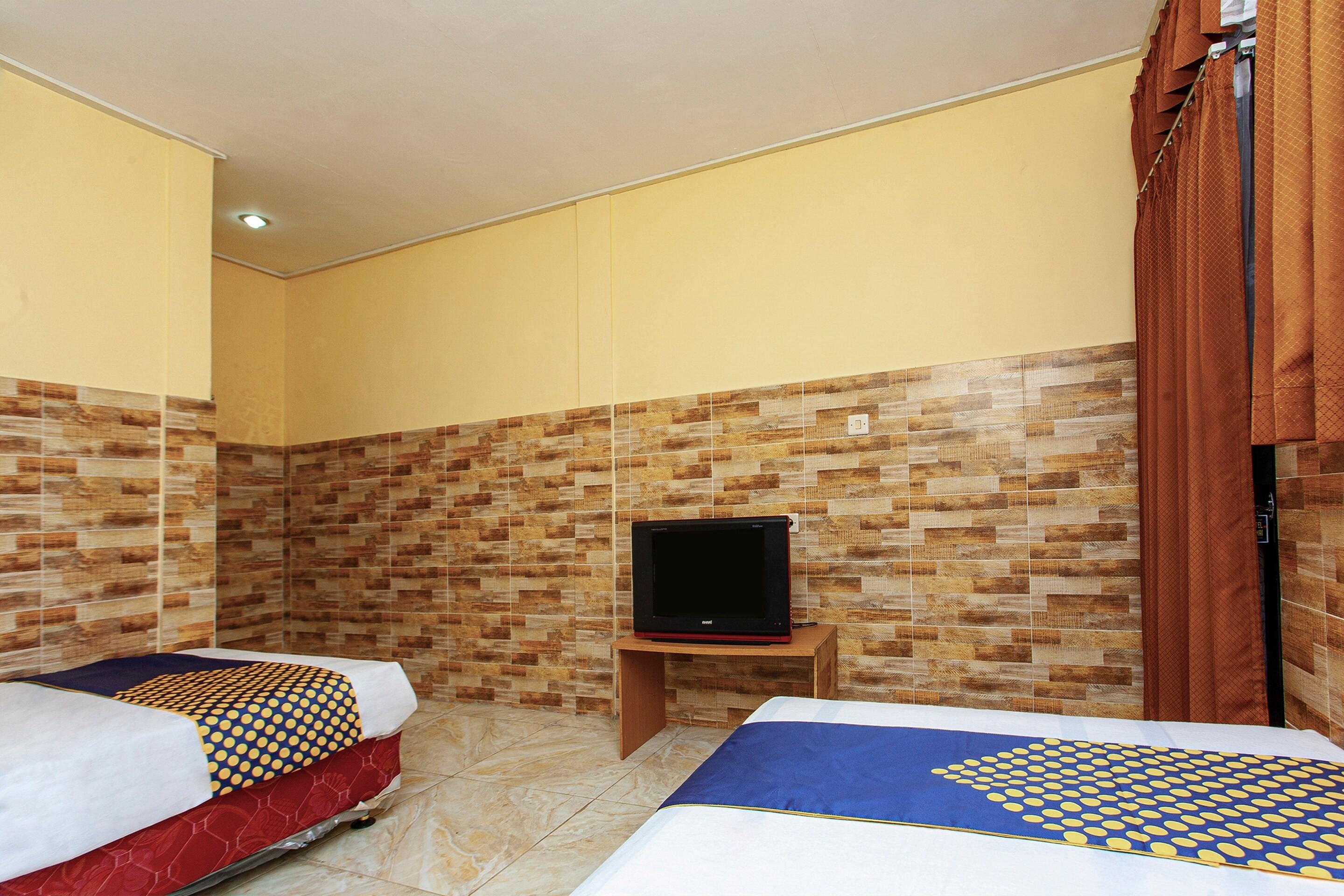 The Paragon Hotel Cilacap Redpartner Eksteriør bilde