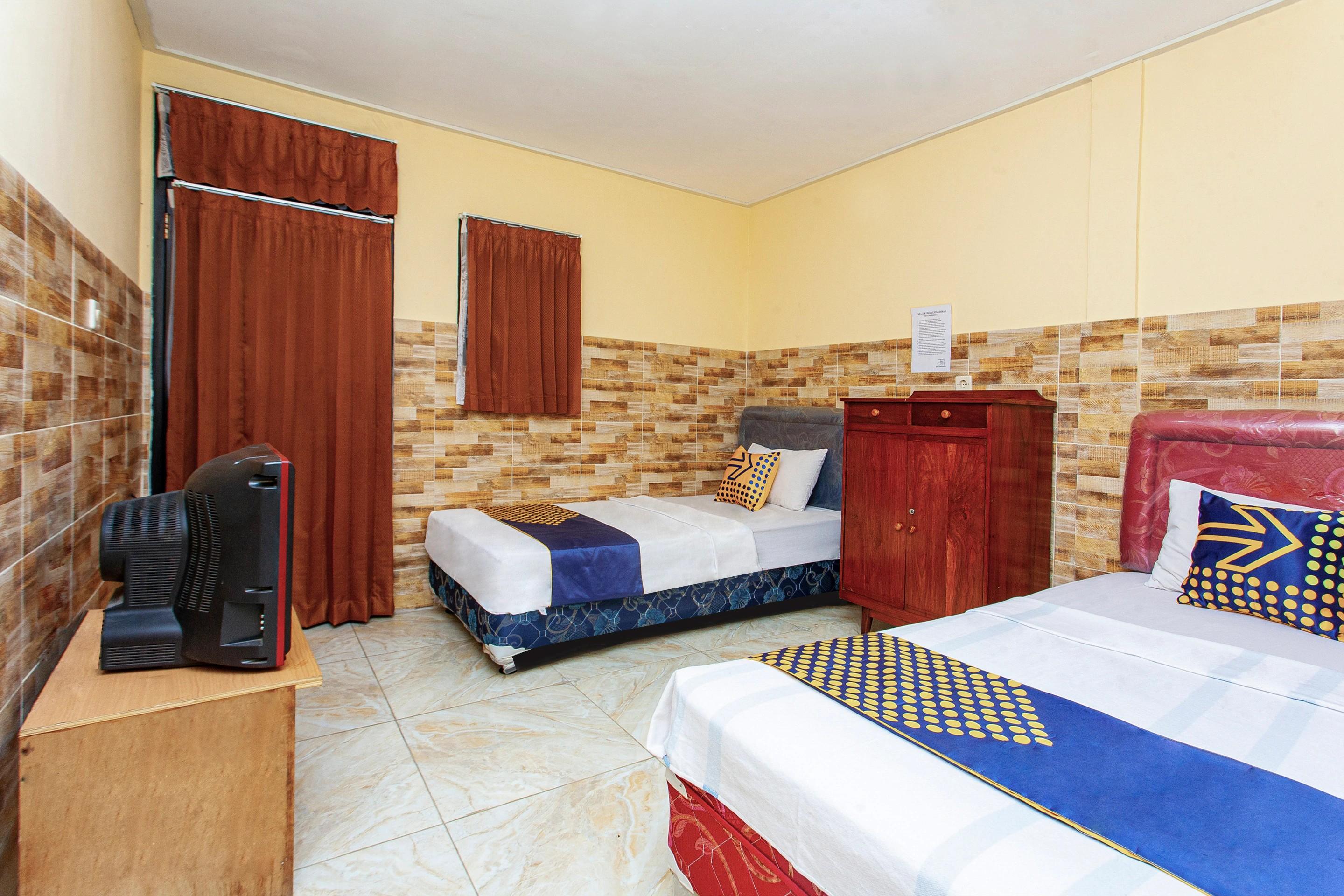The Paragon Hotel Cilacap Redpartner Eksteriør bilde