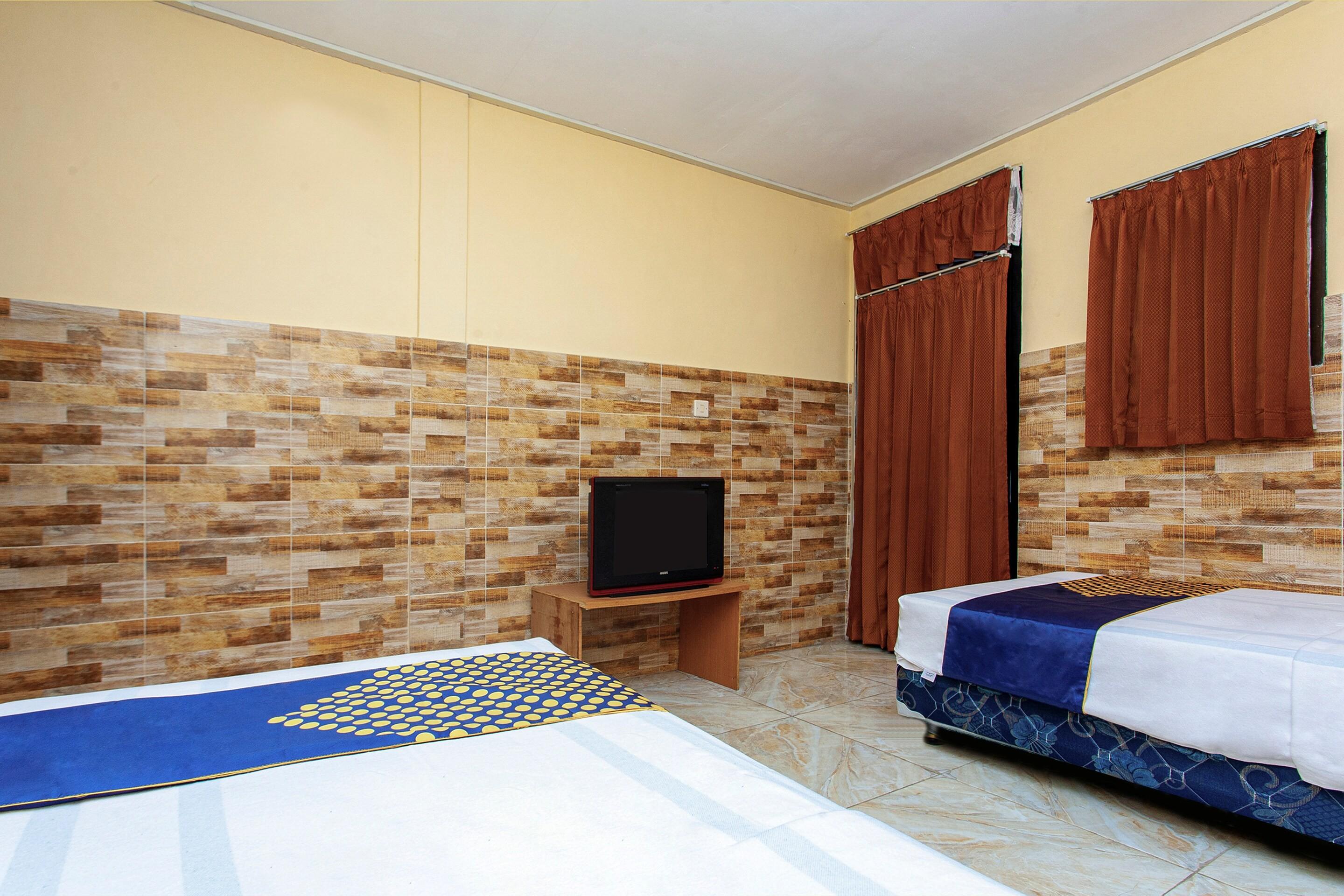 The Paragon Hotel Cilacap Redpartner Eksteriør bilde