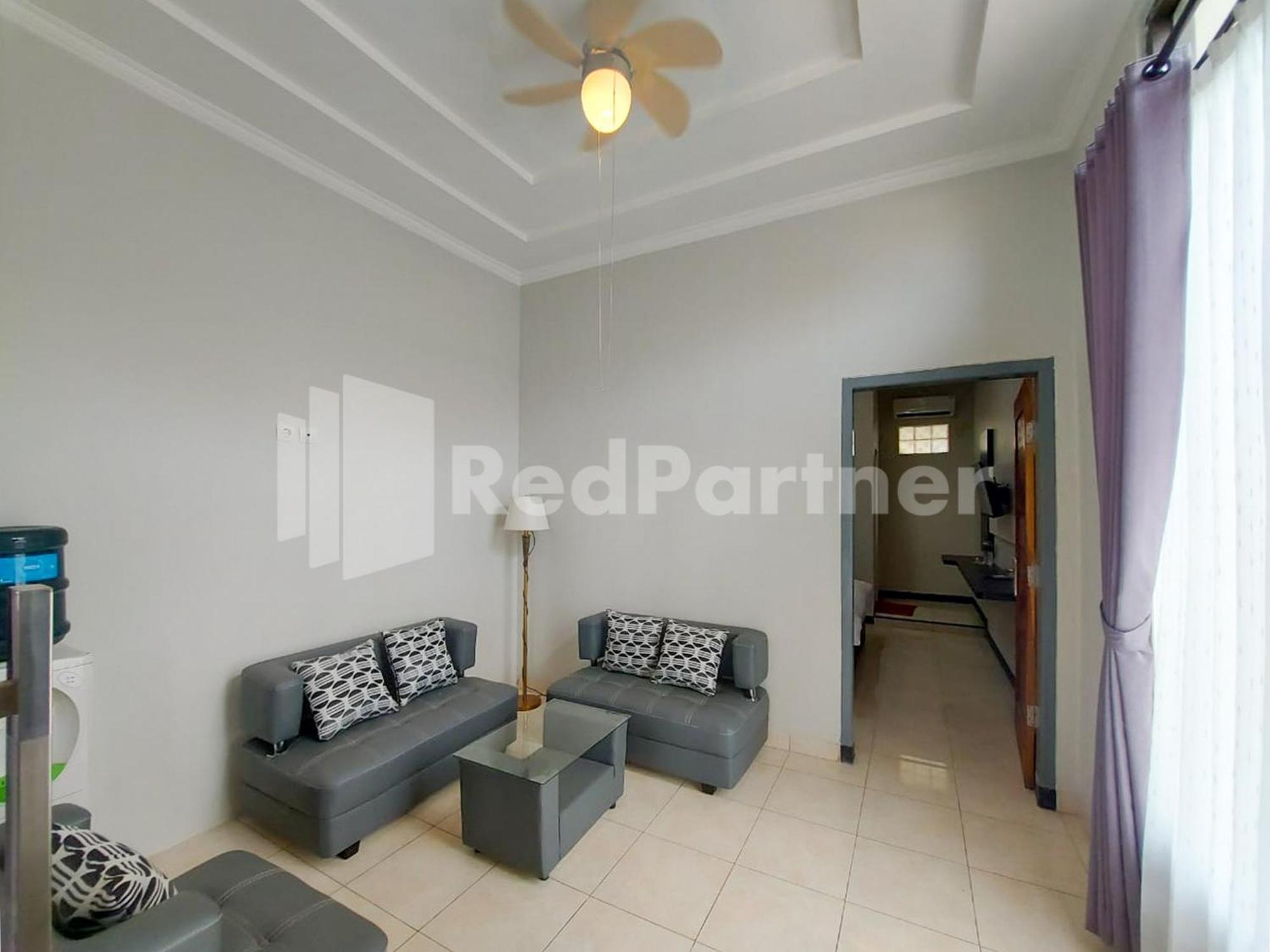 The Paragon Hotel Cilacap Redpartner Eksteriør bilde