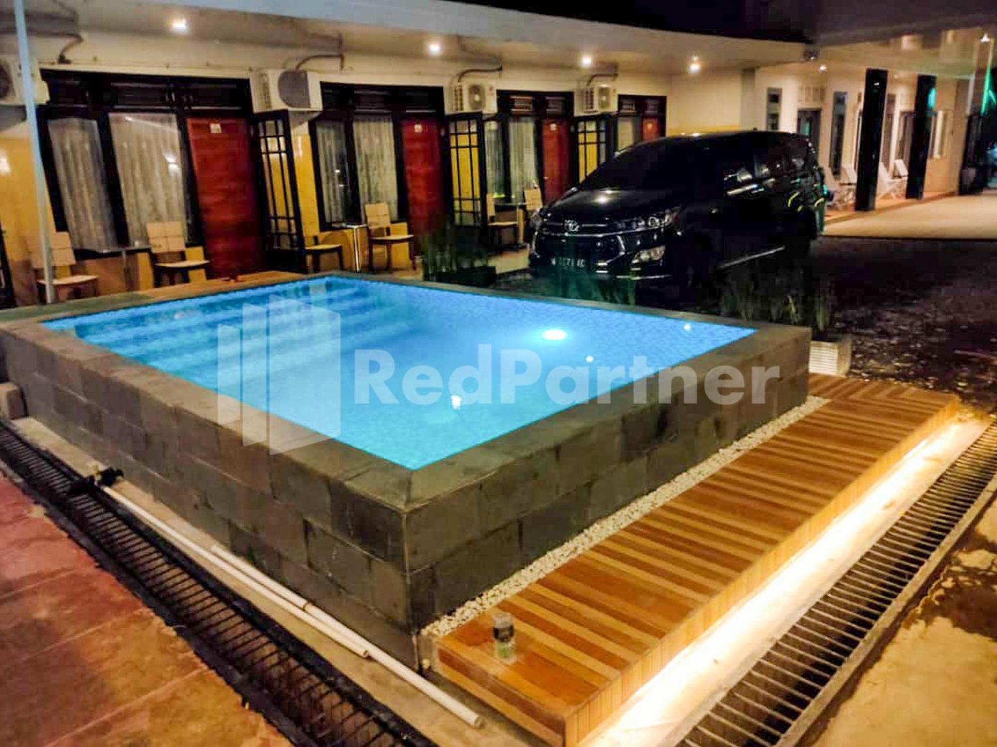 The Paragon Hotel Cilacap Redpartner Eksteriør bilde